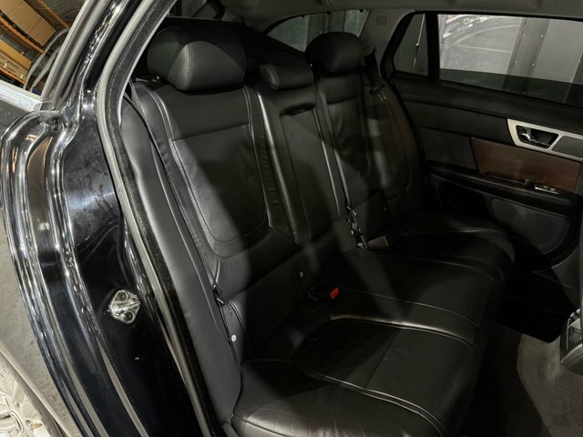 Jaguar XF 2.2D 200 Luxury Red #74