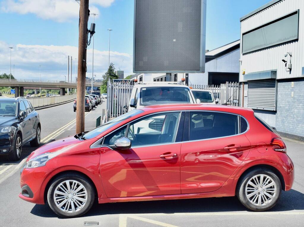 Peugeot 208 Hatchback 1.2 Puretech Allure Eat Euro 6 Ss Red #4