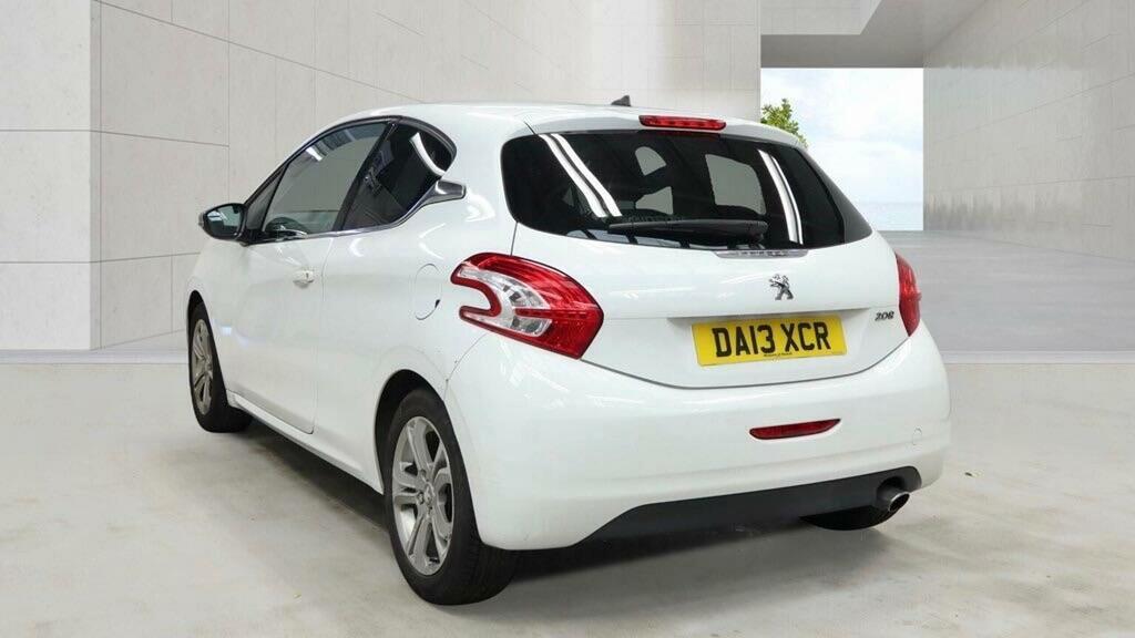 Peugeot 208 1.2 Vti Allure Euro 5 White #4