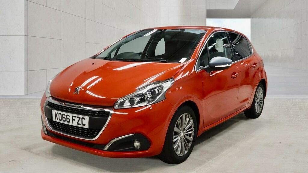 Peugeot 208 Hatchback 1.2 Puretech Allure Euro 6 201766 Orange #2