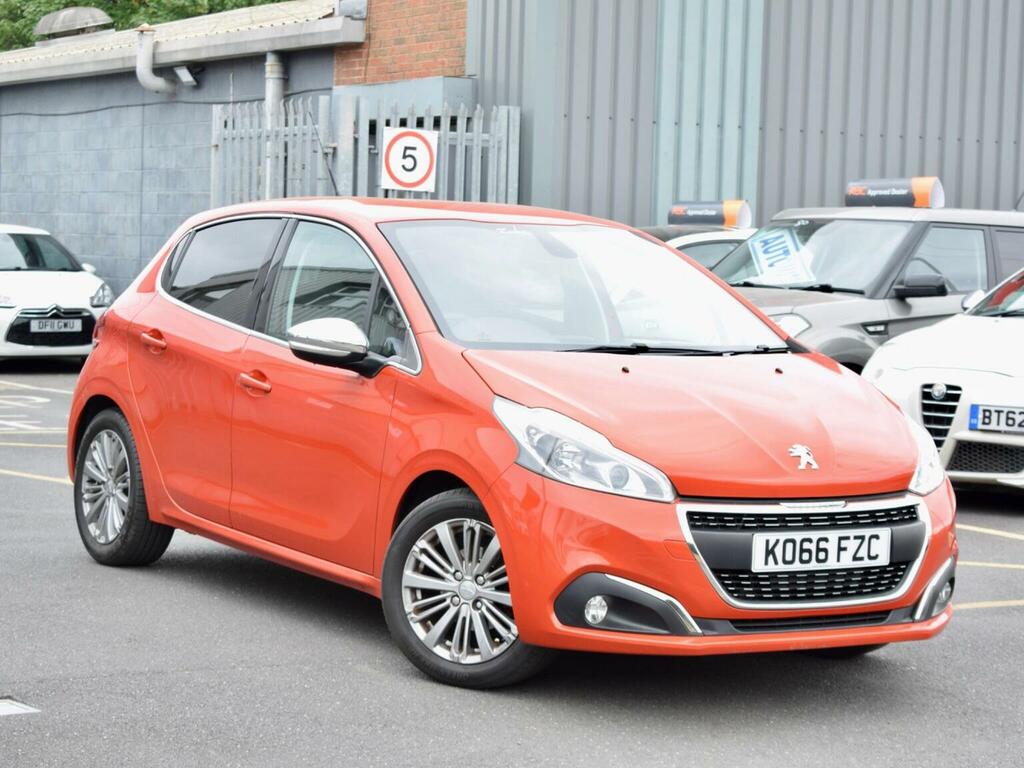 Peugeot 208 Hatchback 1.2 Puretech Allure Euro 6 201766 KO66FZC Orange