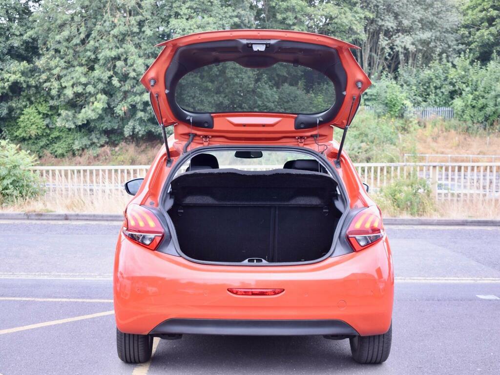 Peugeot 208 Hatchback 1.2 Puretech Allure Euro 6 201766 KO66FZC Orange #6
