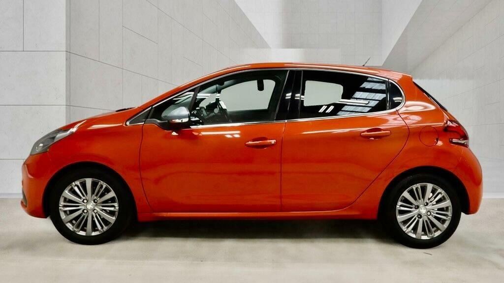 Peugeot 208 Hatchback 1.2 Puretech Allure Euro 6 201766 Orange #3