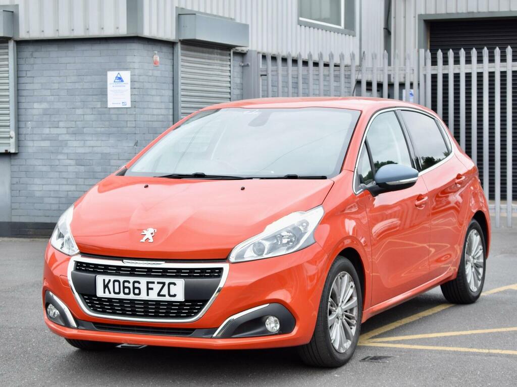 Peugeot 208 Hatchback 1.2 Puretech Allure Euro 6 201766 KO66FZC Orange #3