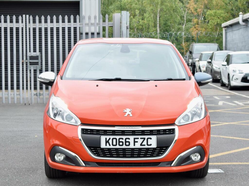 Peugeot 208 Hatchback 1.2 Puretech Allure Euro 6 201766 KO66FZC Orange #2