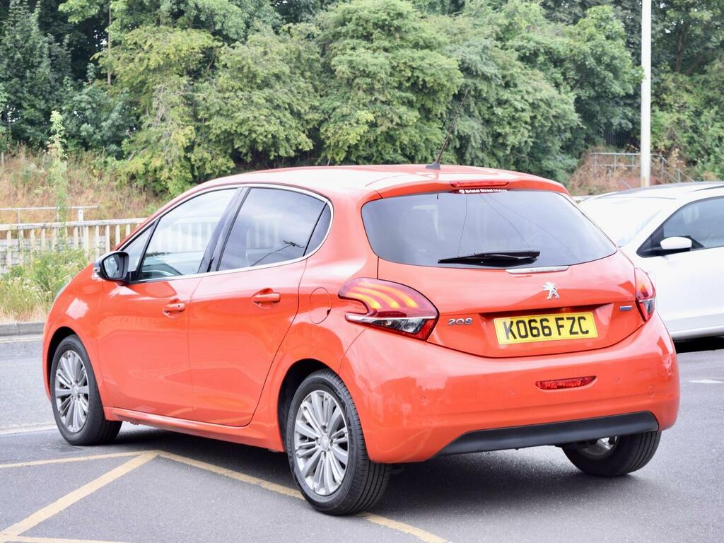 Peugeot 208 Hatchback 1.2 Puretech Allure Euro 6 201766 KO66FZC Orange #4