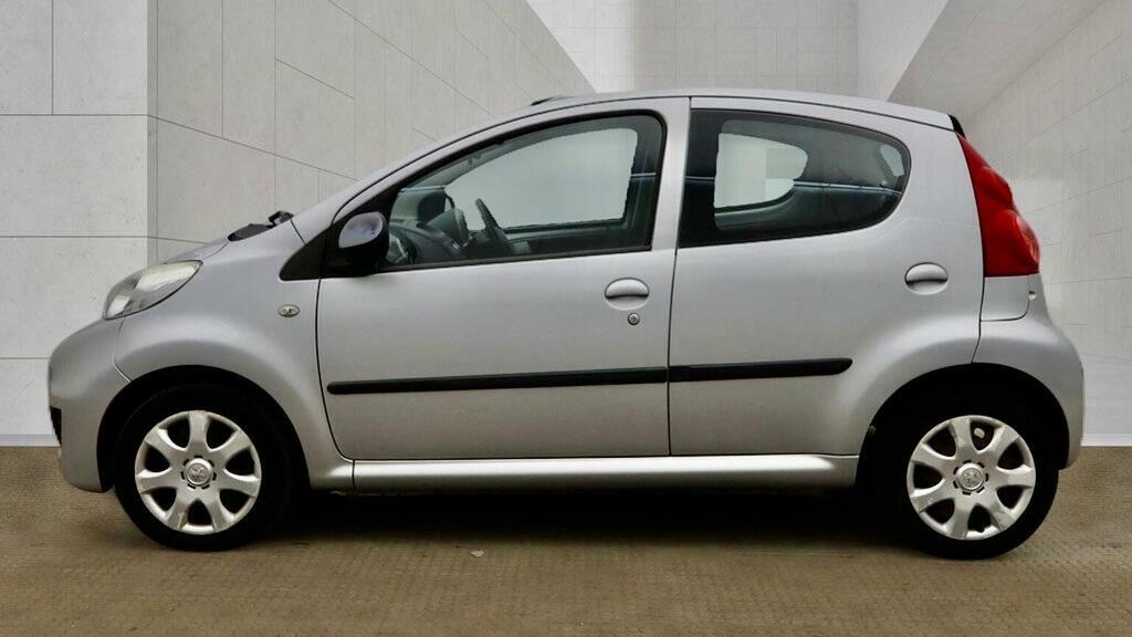 Peugeot 107 1.0 12V Urban 2 Tronic Euro 4 Silver #4