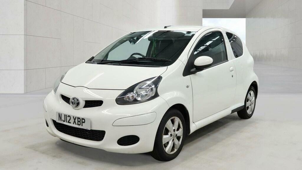Toyota Aygo 1.0 Vvt-i Go Euro 5 White #2