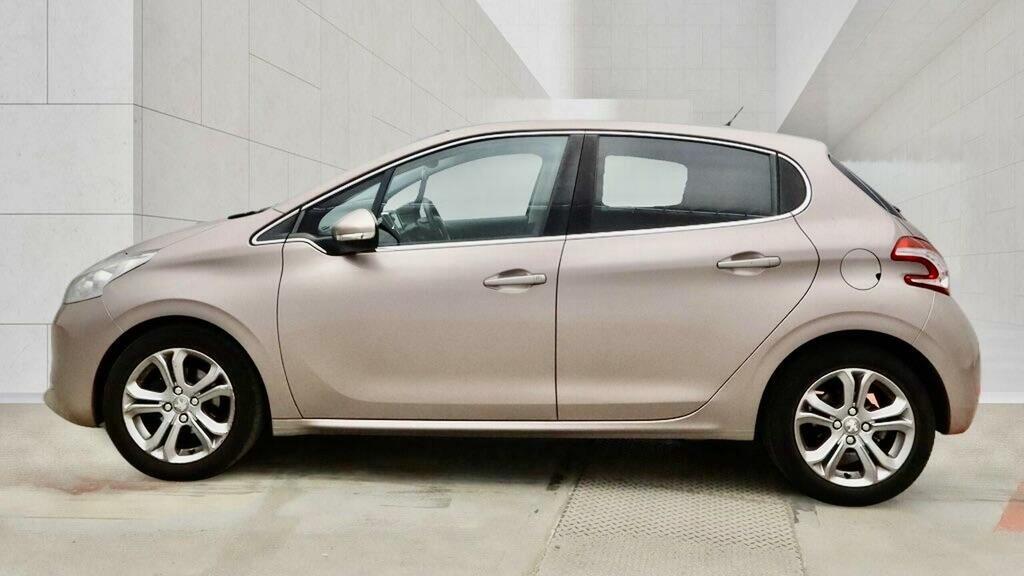 Peugeot 208 1.6 Vti Allure Euro 5 Pink #4