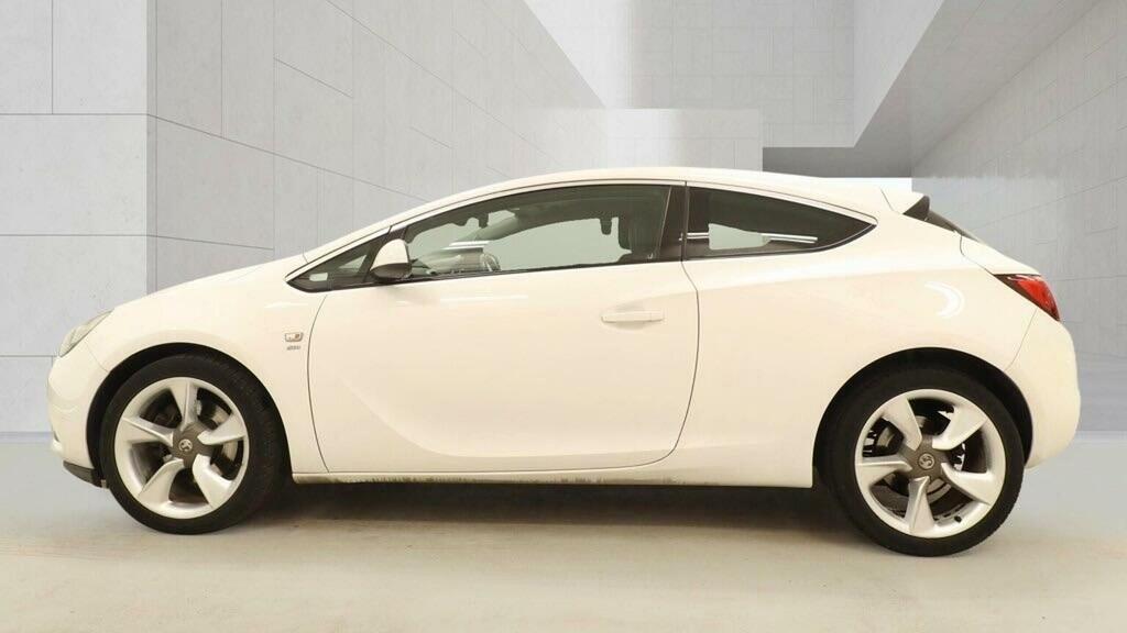 Vauxhall Astra GTC 1.4T Sri Euro 5 White #3