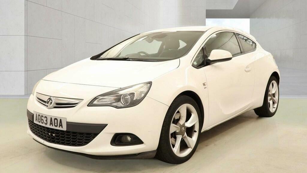 Vauxhall Astra GTC 1.4T Sri Euro 5 White #2