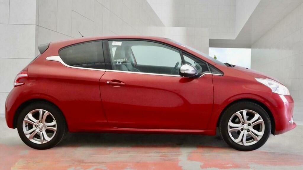 Peugeot 208 Hatchback 1.4 White #9