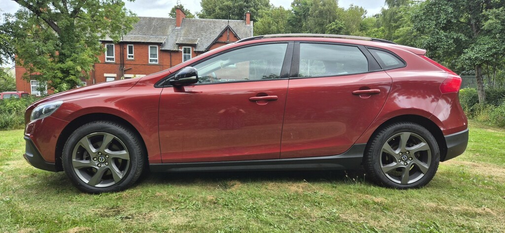 Volvo V40 Cross Country Hatchback 1.6 D2 Lux 2014 SV64MKC Red #2