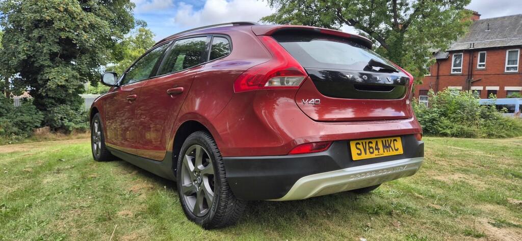 Volvo V40 Cross Country Hatchback 1.6 D2 Lux 2014 SV64MKC Red #3