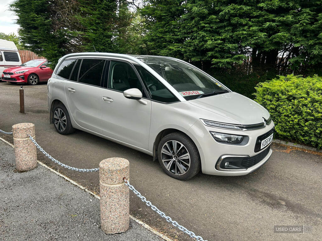 Citroen Grand C4 SpaceTourer 1.5 Bluehdi 130 Flair Brown