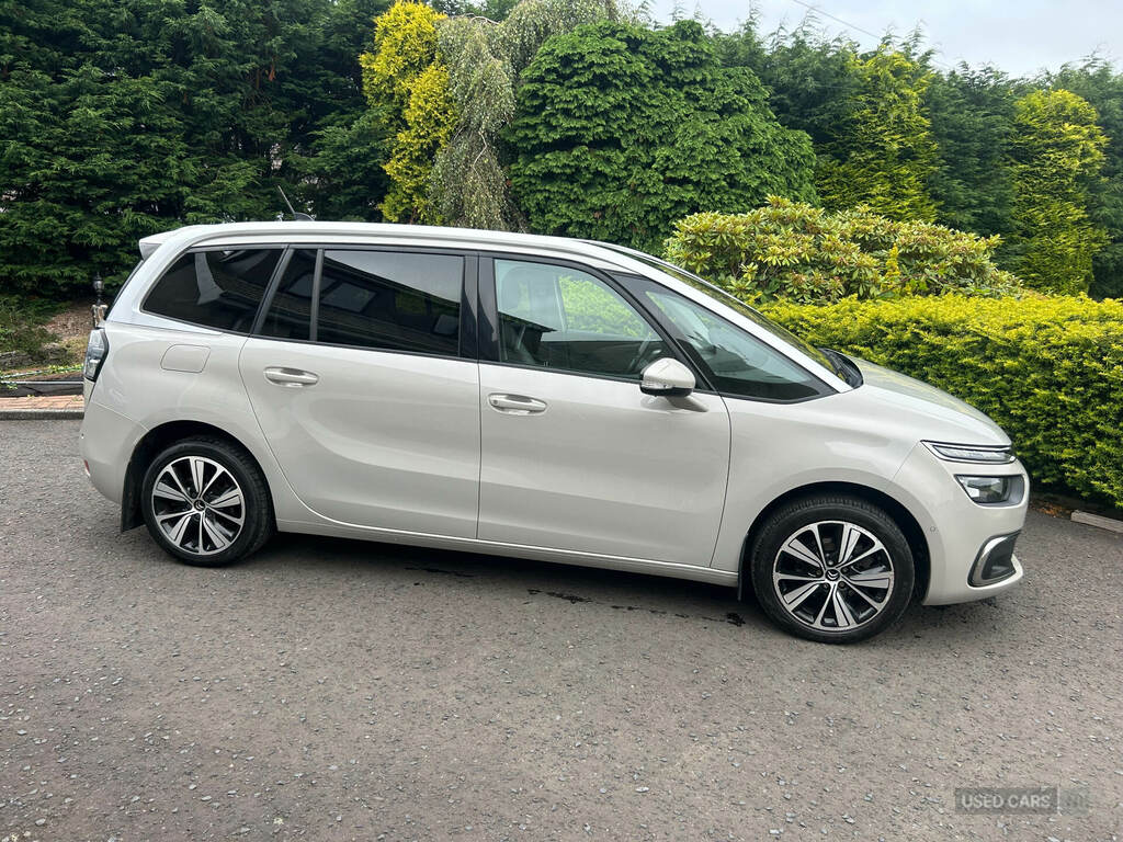 Citroen Grand C4 SpaceTourer 1.5 Bluehdi 130 Flair KO68WRC Brown #4