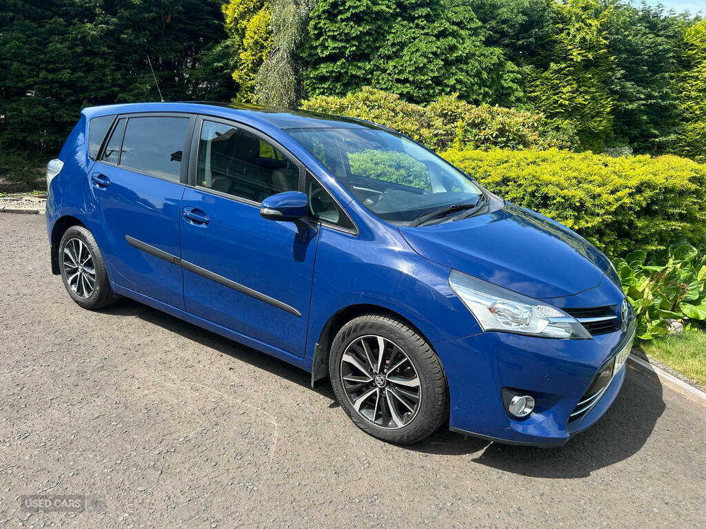 Toyota Verso 1.6 D-4d Design Blue