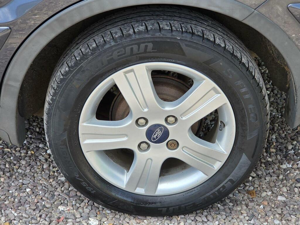Ford Fusion Zetec 5-Door Grey #30