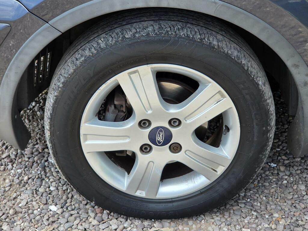 Ford Fusion Zetec 5-Door Grey #32