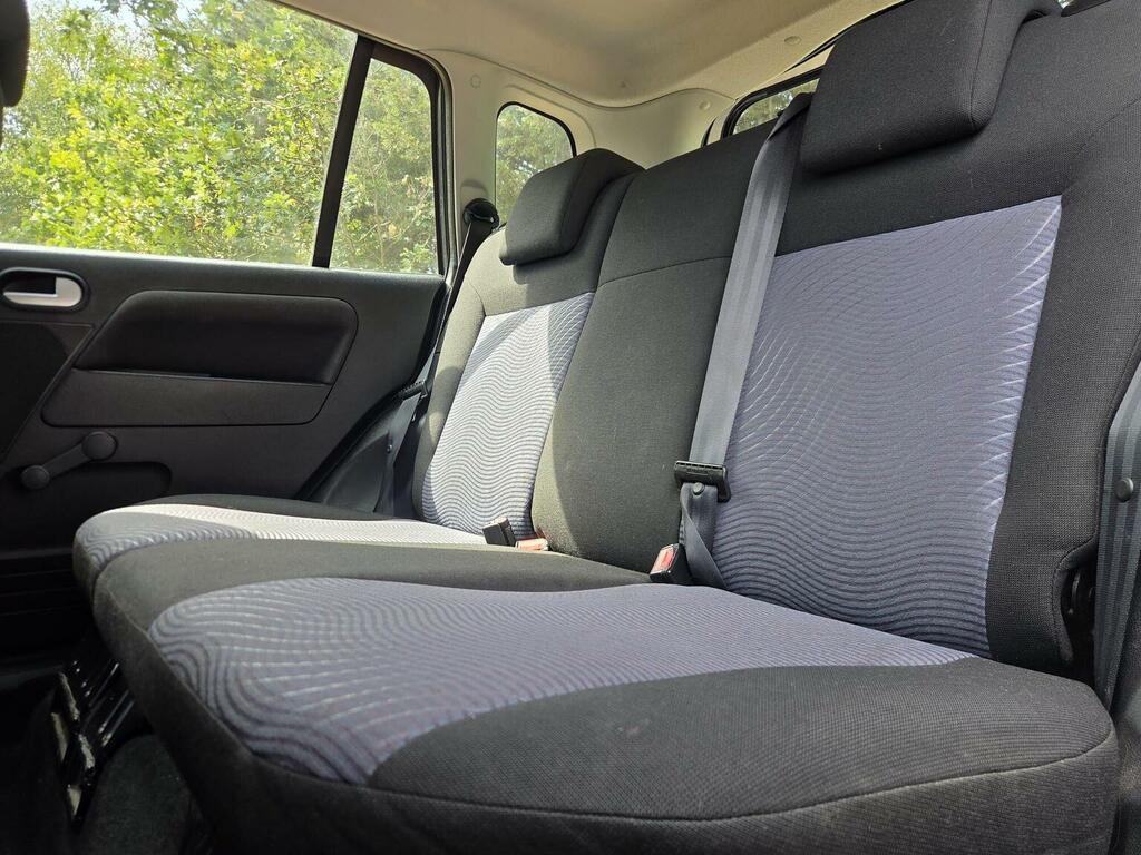 Ford Fusion Zetec 5-Door Grey #13