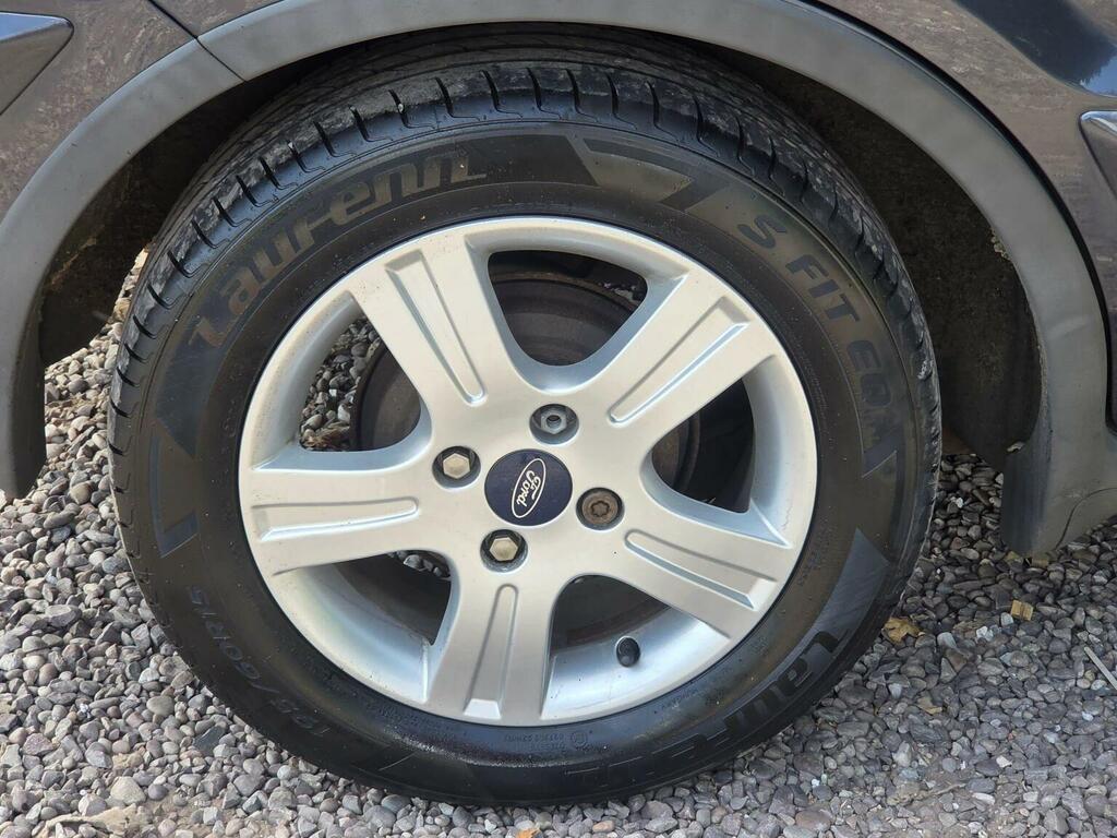 Ford Fusion Zetec 5-Door Grey #33