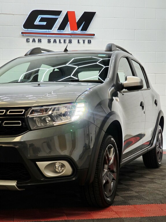 Dacia Sandero Stepway 0.9 Stepway Se Summit Tce 90 Grey #2