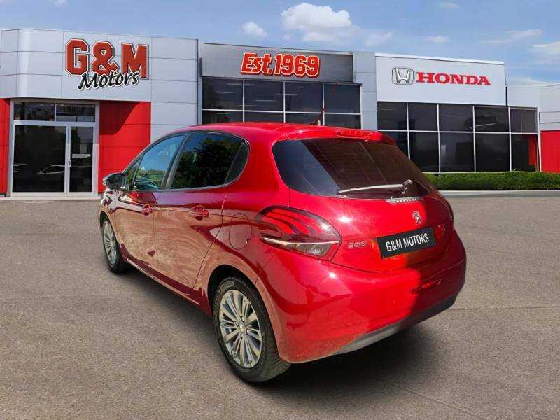 Peugeot 208 1.2 Puretech 82 Signature Start Stop Red #4
