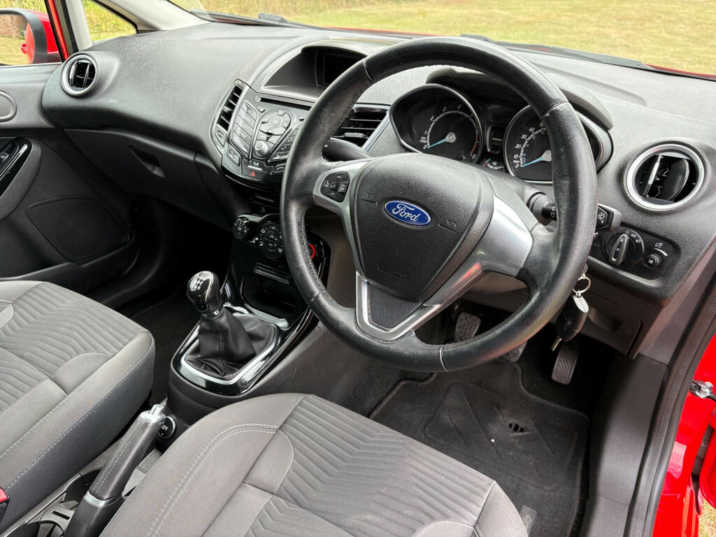 Ford Fiesta 1.25 Zetec Euro 6 Red #2