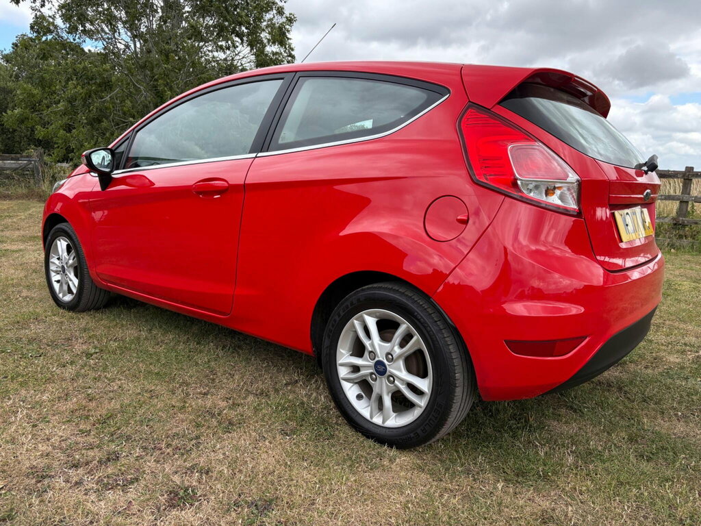 Ford Fiesta 1.25 Zetec Euro 6 Red #5