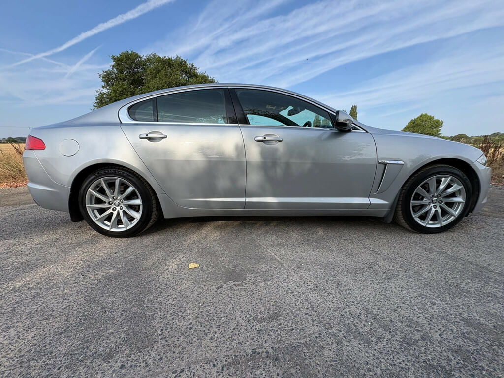 Jaguar XF Premium Luxury Black #9