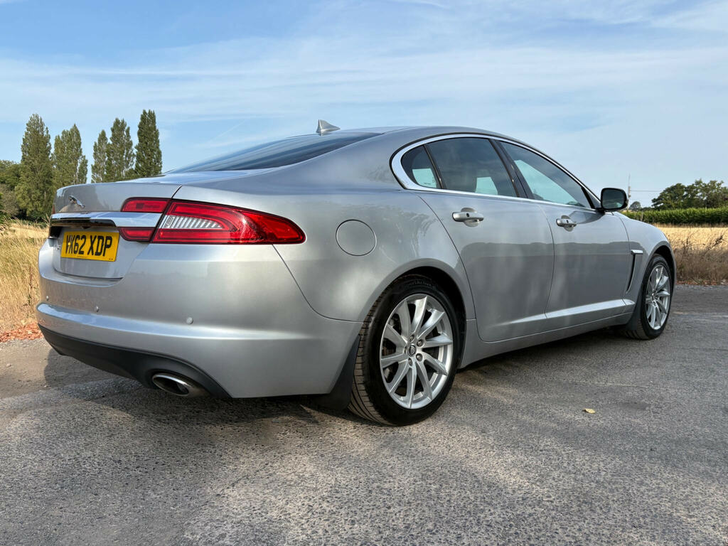 Jaguar XF Premium Luxury Black #10