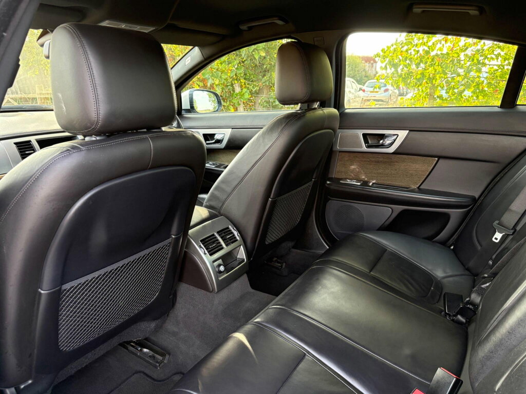 Jaguar XF Premium Luxury Black #14