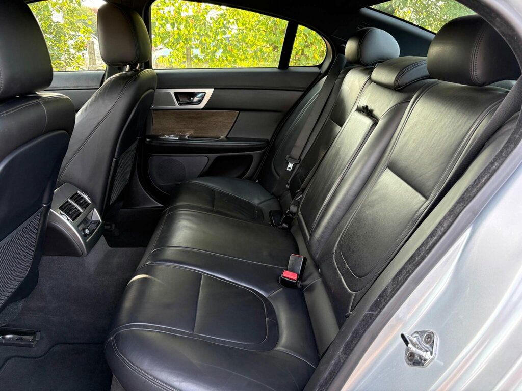 Jaguar XF Premium Luxury Black #13