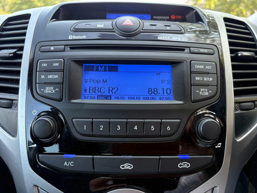 Hyundai Ix20 1.4 Style Euro 5 Ss White #18