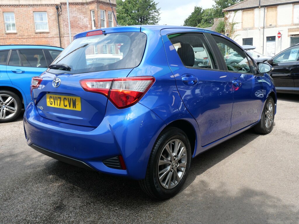 Toyota Yaris 1.5 Vvt-i Icon Euro 6 1 Owner Only 24000 Miles Blue #4