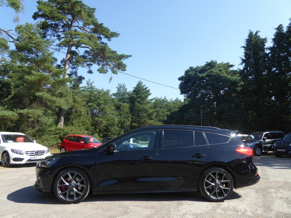 Ford Focus Estate 2.3 T Ecoboost St Estate 201969 Black