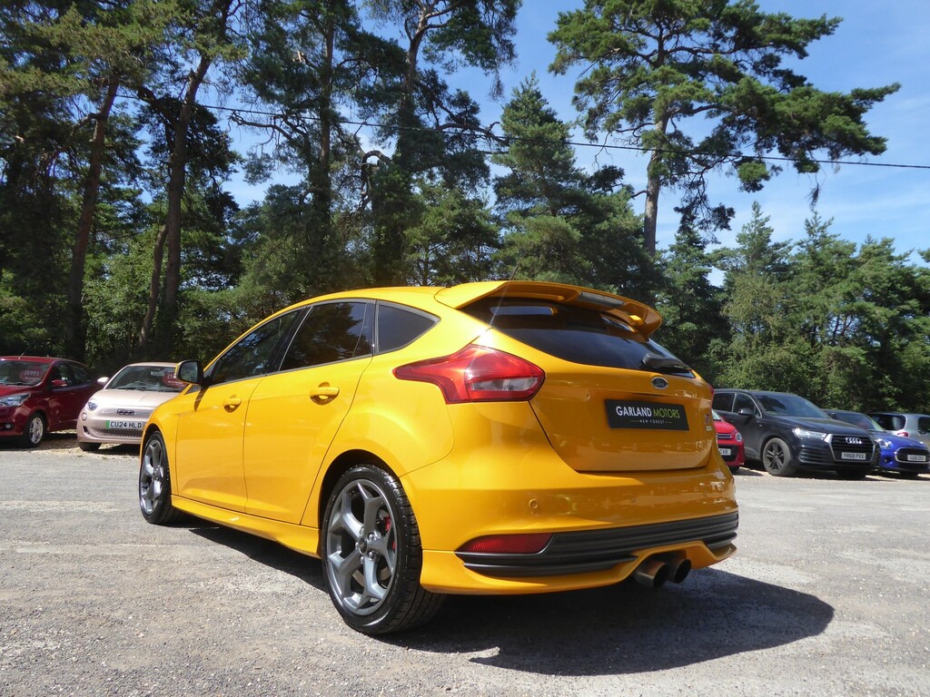 Ford Focus 2.0 T Ecoboost St-3 Yellow #2