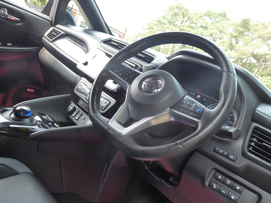 Nissan Leaf Hatchback E 110Kw N-connecta 40Kwh #16