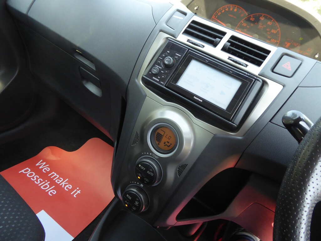 Toyota Yaris Red #13