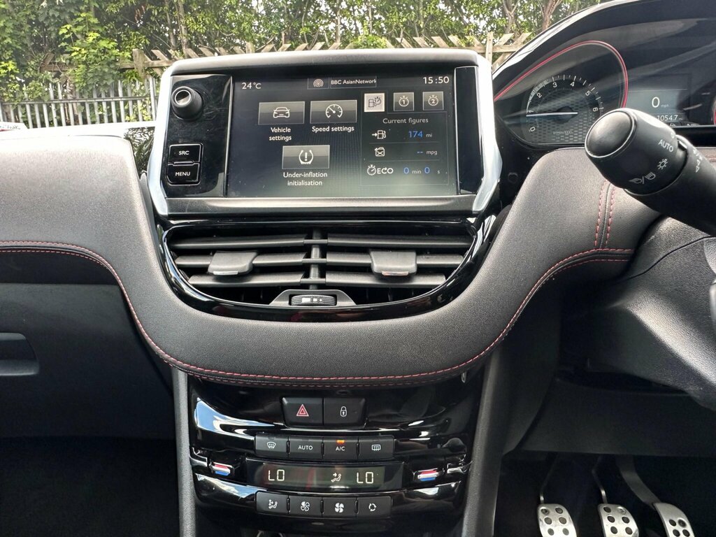 Peugeot 208 208 Gt Line Bluehdi White #29