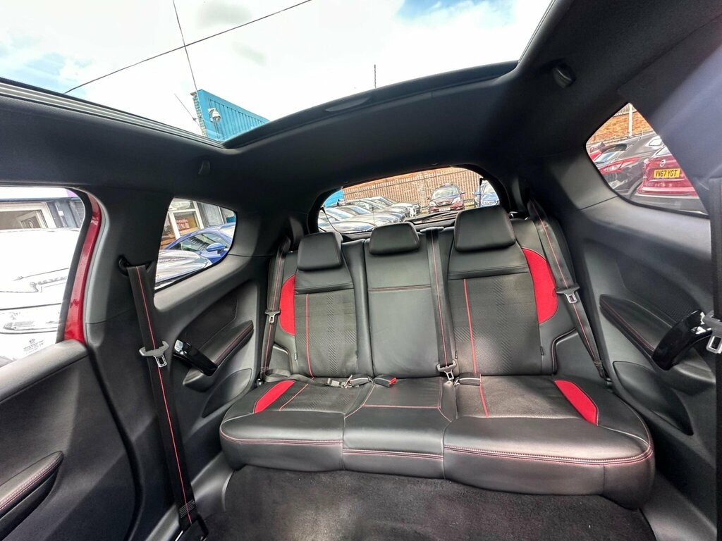 Peugeot 208 208 Gt Line Bluehdi White #16