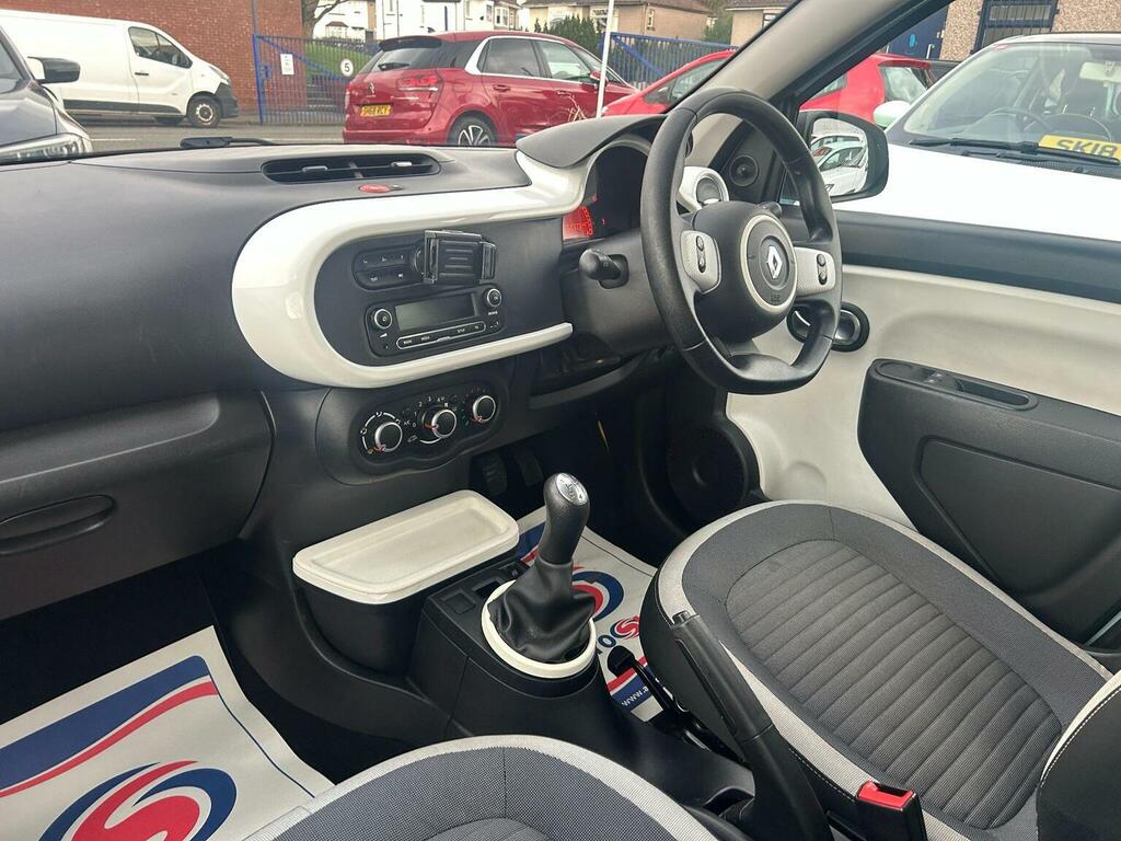 Renault Twingo 1.0 Play Sce 3X Services, Low Miles 20 Road Tax White #10