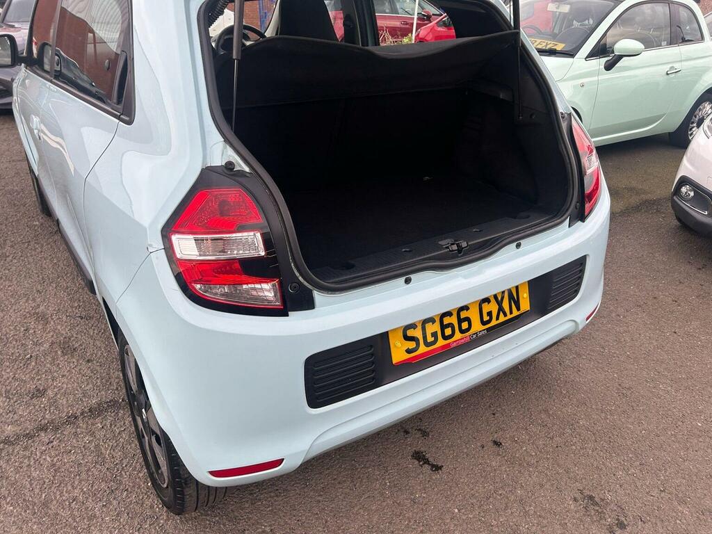 Renault Twingo 1.0 Play Sce 3X Services, Low Miles 20 Road Tax White #7
