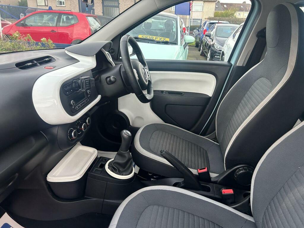 Renault Twingo 1.0 Play Sce 3X Services, Low Miles 20 Road Tax White #11