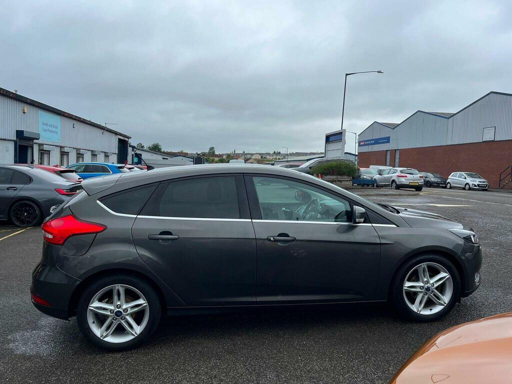 Ford Focus Hatchback 1.0T Ecoboost Titanium Euro 6 Ss Grey #4