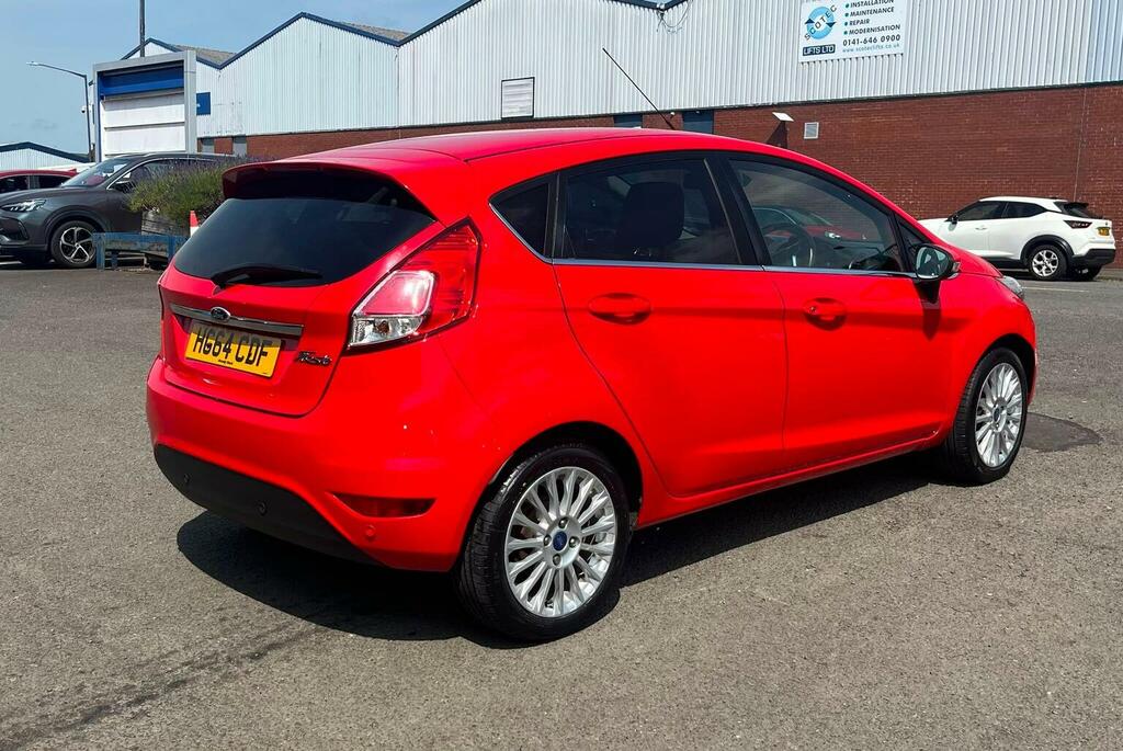 Ford Fiesta Hatchback 1.6 Titanium Powershift Euro 5 2015 HG64CDF Red #5