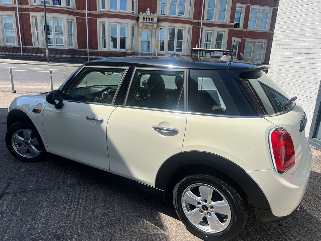 Mini Hatch Cooper D  #2