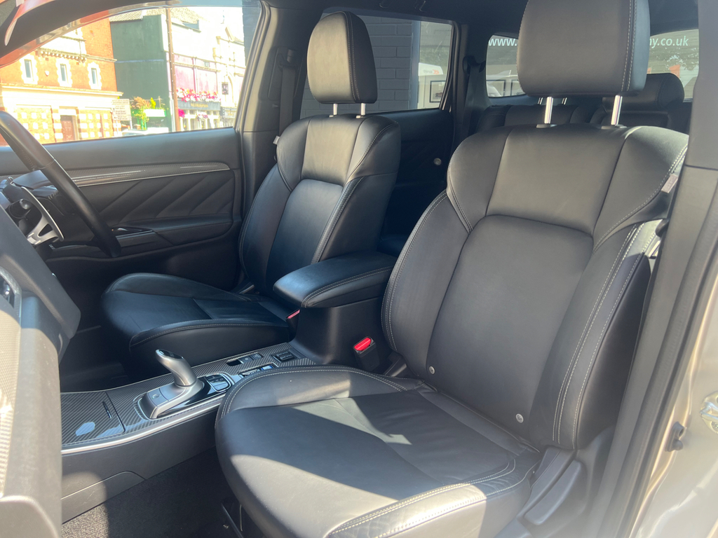 Mitsubishi Outlander Phev 4H #5
