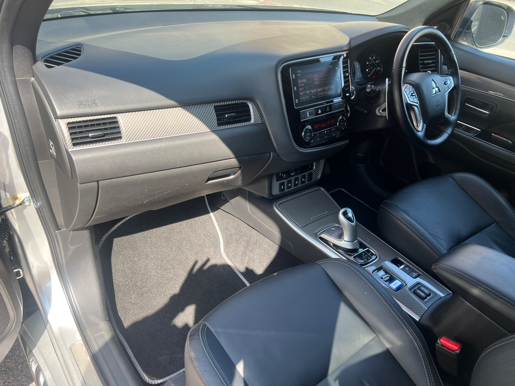 Mitsubishi Outlander Phev 4H #4