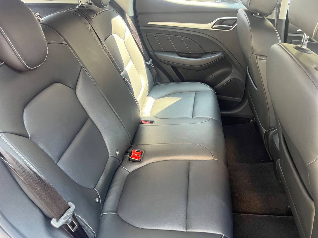 MG ZS 44.5Kwh Exclusive White #11